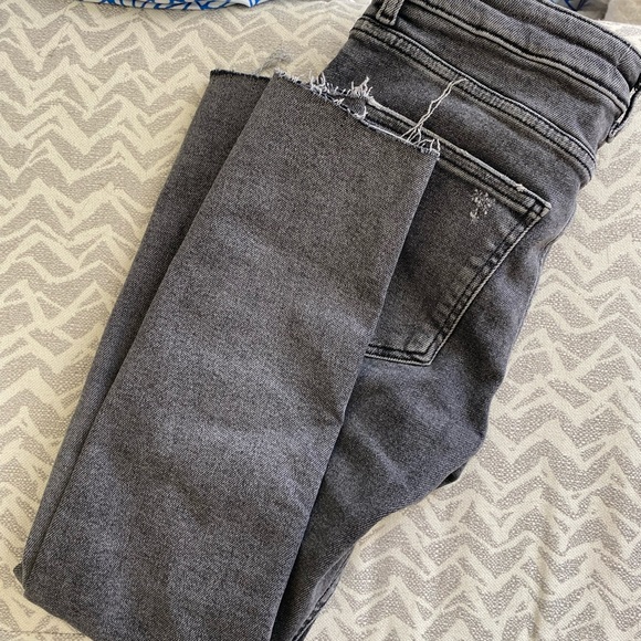Brand New Zara Gray stretchy skinny jeans - Picture 3 of 3
